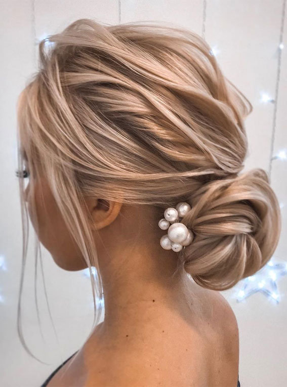 Gorgeous Updos for Medium Hair to Inspire New Looks