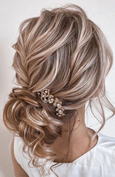 Gorgeous Updos for Medium Hair to Inspire New Looks