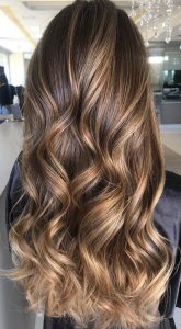 40 The Best Autumn Hair and Colour Ideas You'll Be Dying : golden caramel