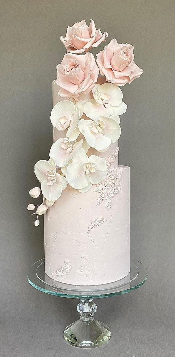 22 Clean And Contemporary Wedding Cakes : Subtle pastel blooms