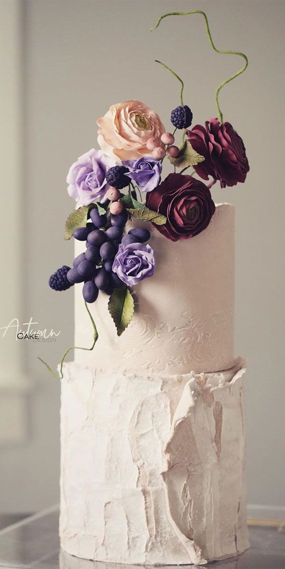22 Clean And Contemporary Wedding Cakes : textured fondant