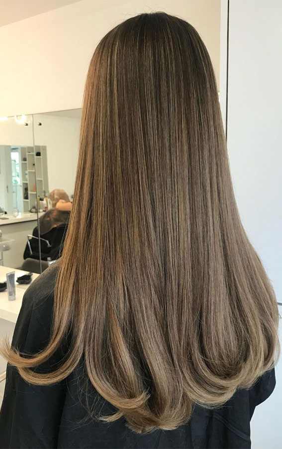 natural looking hair color, hair color 2020, best hair color for 2020, hair color trends 2020, 2020 hair color trends, hair colours 2020, hair colors pictures, hair color ideas for brunettes, balayage ombre #haircolor #blondebalayage #balayagehighlights