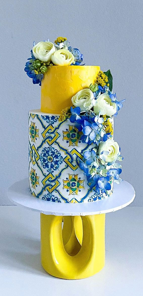 These 50 Jaw-Dropping Wedding Cakes Deserve To Be Framed : Bright yellow