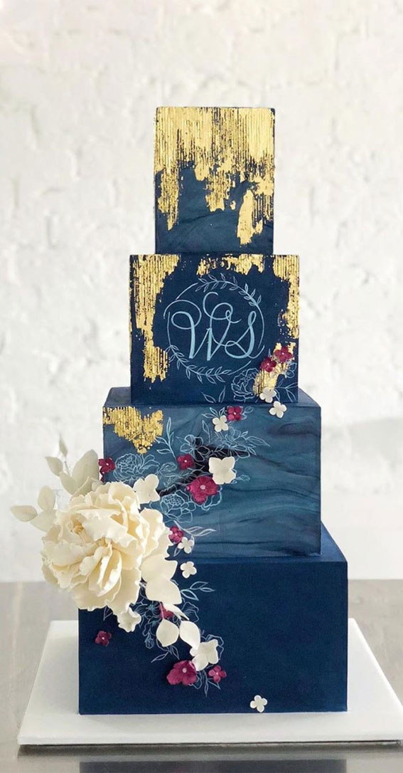 These 50 Jaw-Dropping Wedding Cakes Deserve To Be Framed : Gold leaf