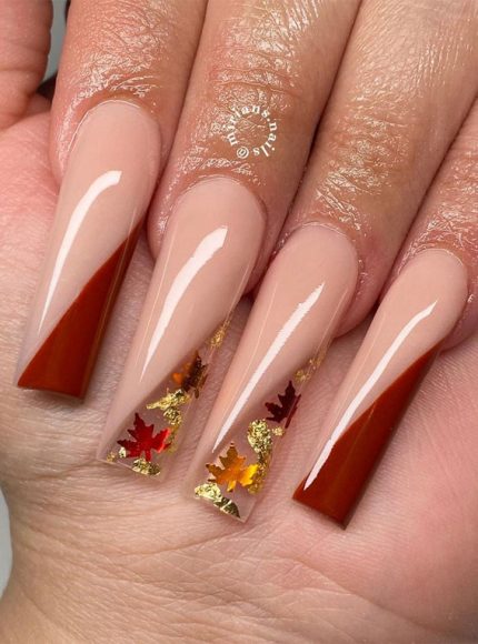 40 Beautiful Nail Design Ideas To Wear In Fall : Glam nude fall nails