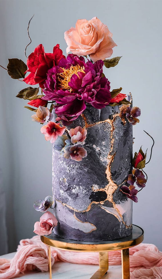 41 Best Wedding Cake Styles For Your Big Day : Moody Textured