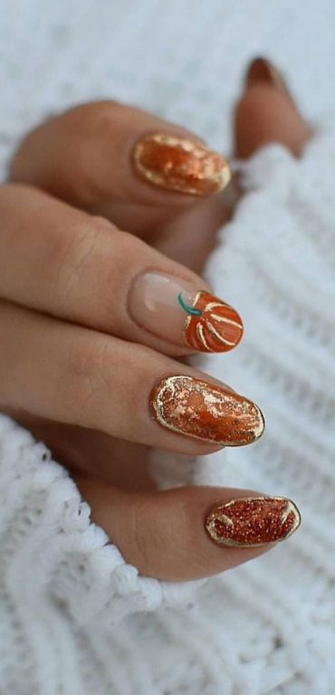 22 Stunning Fall Nail Ideas For Autumn 2020 Pumpkin And Gold Outline 8310