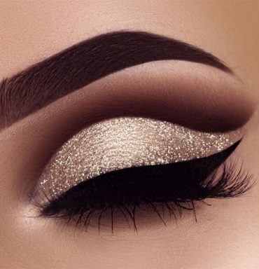 Gorgeous Eyeshadow Looks The Best Eye Makeup Trends – Glitter gold cut ...