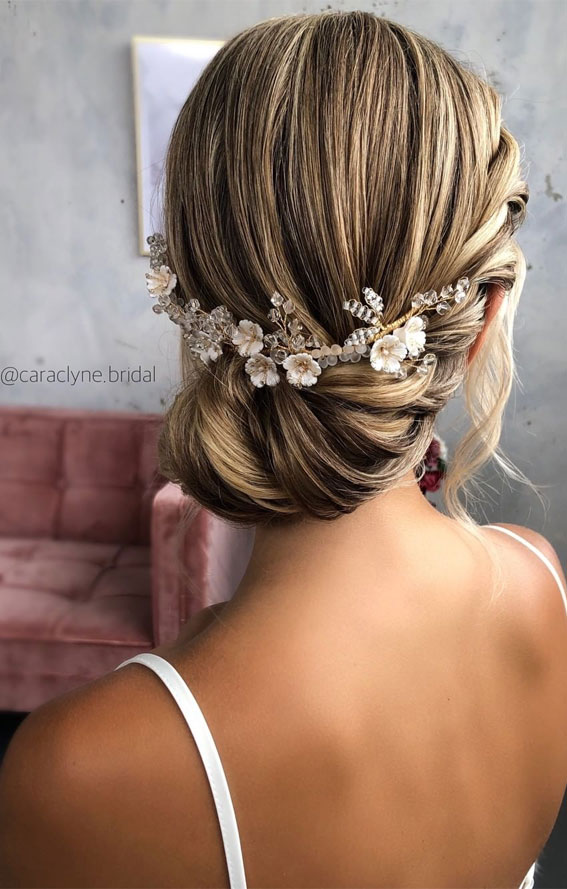 twisted updo, wedding updo hairstyle , bridal updo, wedding hairstyle, updos #hairstyle #updo #weddinghairstyle #bridalhairstyle #weddinghair #updos #bestupdo #bestweddinghair #weddinginspo