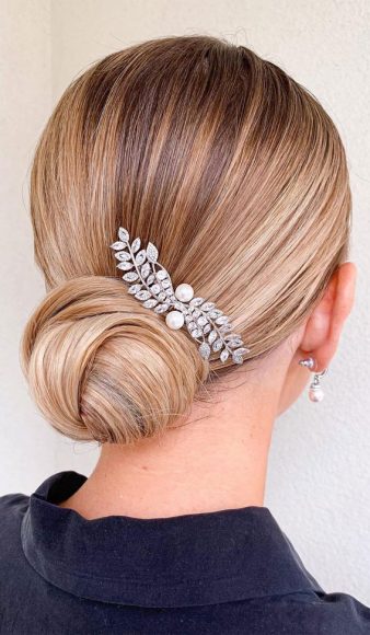 Trendiest Updos For Medium Length Hair To Inspire New Looks Classic Bun 9854