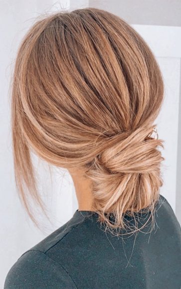 Trendiest Updos For Medium Length Hair To Inspire New Looks : Modern bun