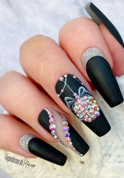 25+ Christmas Nails 2020 : Black Christmas Nails