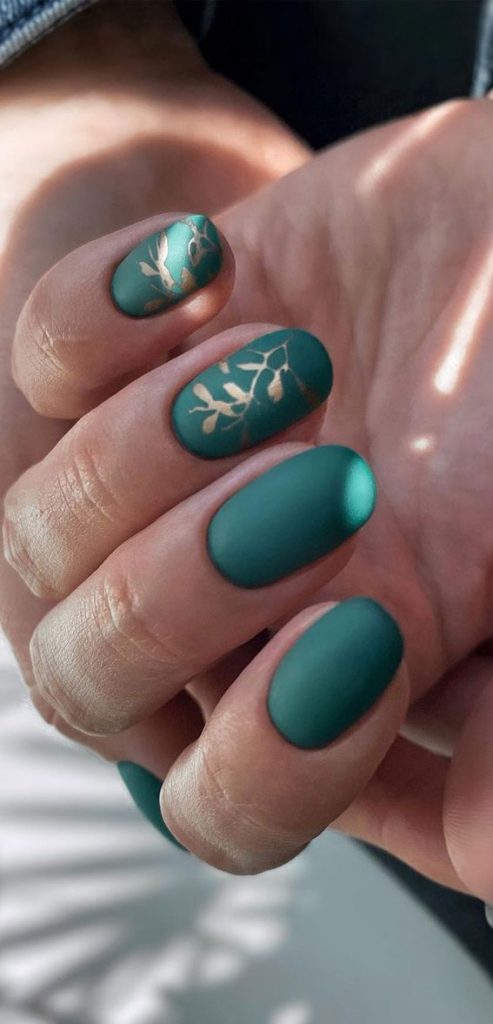Stylish Nail Art Designs That Pretty From Every Angle : Matte Green Nails