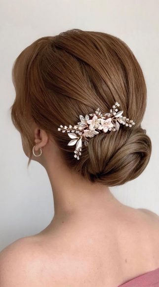 Trendiest Updos For Medium Length Hair To Inspire New Looks : Elegant Updo