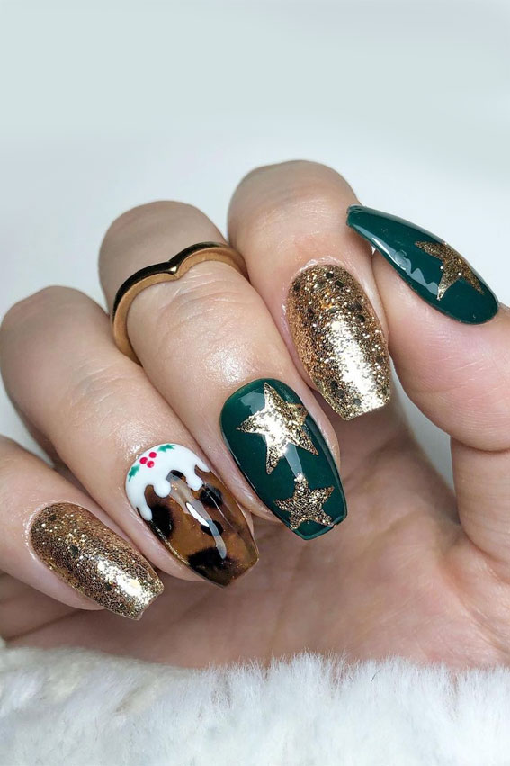 Pretty Festive Nail Colours & Designs 2020 : Mismatched Festive Nails