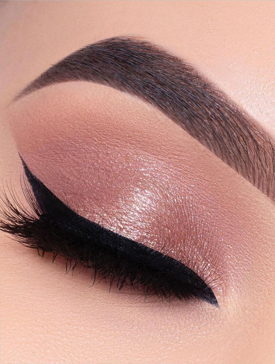 65 Pretty Eye Makeup Looks : soft pink & black liner