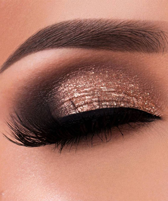 65 Pretty Eye Makeup Looks : shimmery gold eye shadow look