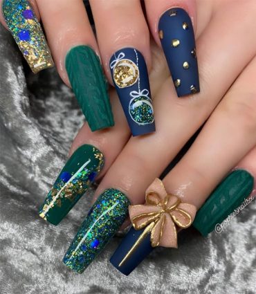 Pretty Festive Nail Colours & Designs 2020 : Moody Colour Combo