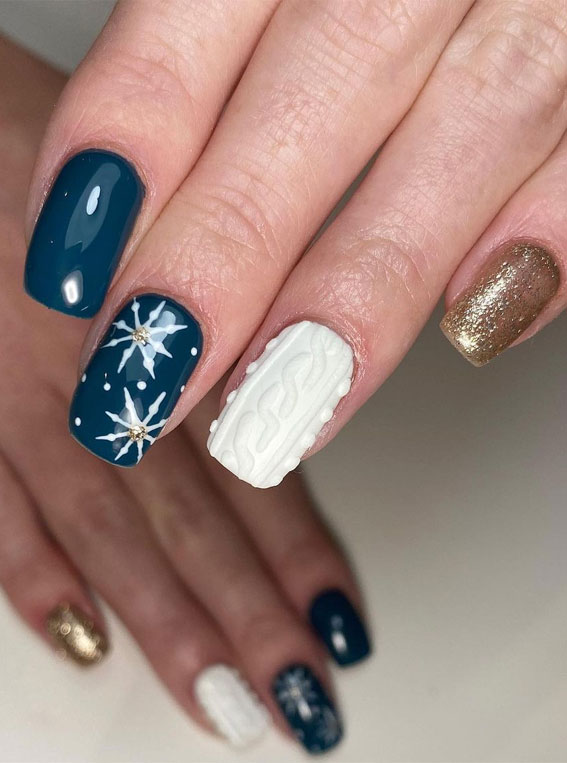 Pretty Festive Nail Colours & Designs 2020 : Glitter, Navy and White Festive Nails