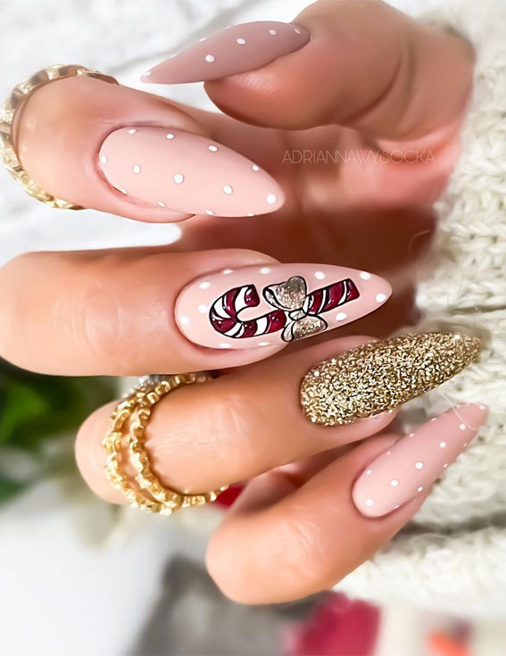 Pretty Festive Nail Colours & Designs 2020 : Gold Glitter and Pink Christmas nails