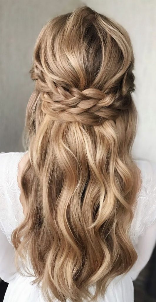 33 Romantic Half Up Half Down Hairstyles : Braids & Half up style