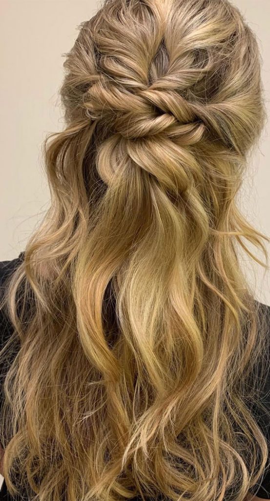 Half Up Hairstyles That Are Pretty For 2021 : relaxed half up half down