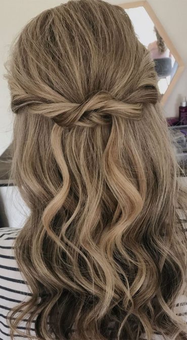 Half Up Hairstyles That Are Pretty For 2021