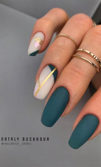 Creative & Pretty Nail Trends 2021 : Matte Green Nails