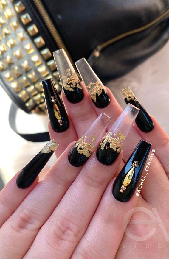 Stylish Nail Art Designs That Pretty From Every Angle : Black and Clear Gold Foil Pressed Nails