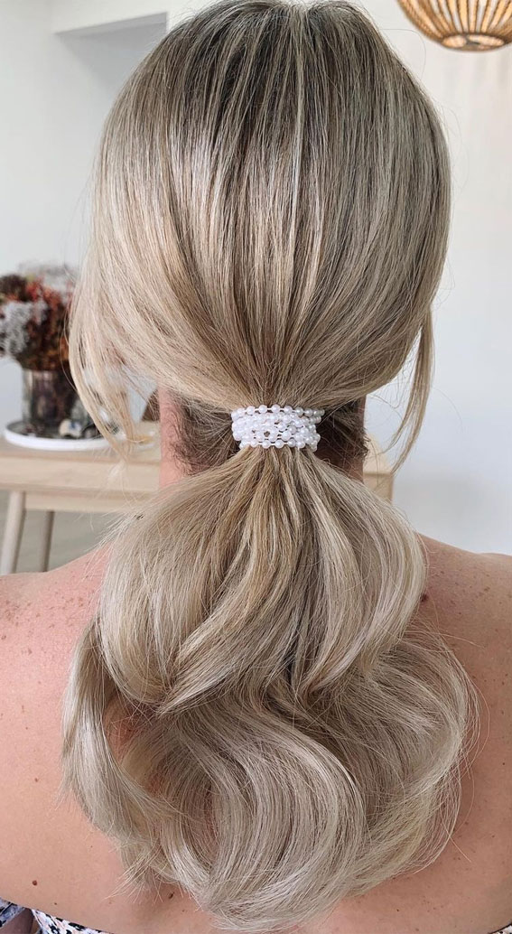 High And Low Ponytails For Any Occasion : PEARLY PONY