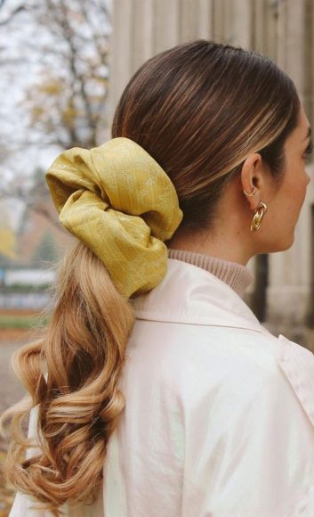 High and Low Ponytails For Any Occasion : Big Scrunchie