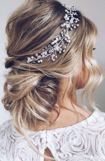 54 Cute Updo Hairstyles That Are Trendy for 2021 : Effortless low bun