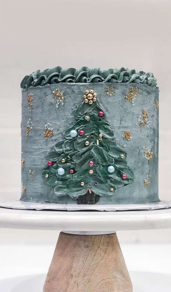 Winter Cake Ideas Must Try This​ Winter​ Season : Swiss Meringue Chrismas Tree