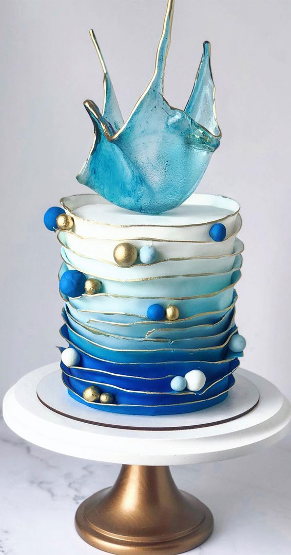 Pretty cake ideas for every celebration : ombre ruffle cake