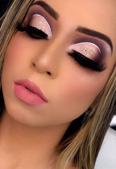 Best Eye Makeup Looks for 2021 : Mauve pink and pink lips