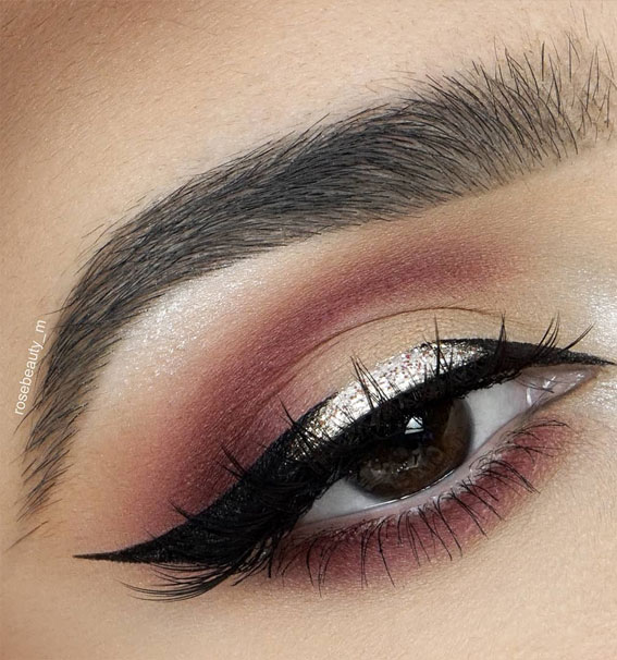 Best Eye Makeup Looks for 2021 Metallic gold and black liner