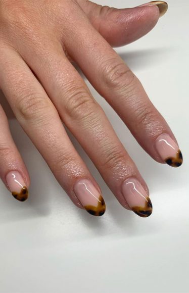 Creative & Pretty Nail Trends 2021 : Tortoise Shell French Tips