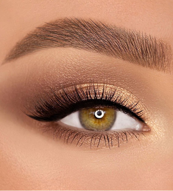 Best Eye Makeup Looks For 2021 : Bronze Gold Tone Makeup Look