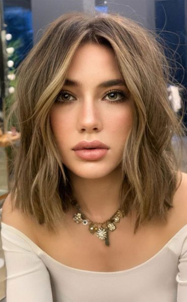 55+ Spring Hair Color Ideas & Styles for 2021 : Soft beige lob haircut