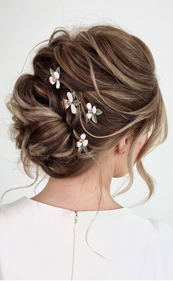 Updo Hairstyles For Your Stylish Looks In 2021 : Effortless messy updo