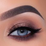 Best Eye Makeup Looks For 2021 : Neutral with Subtle Gold