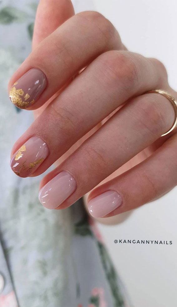Cute Spring Nails That Will Never Go Out Of Style : Gold leaf French manicure