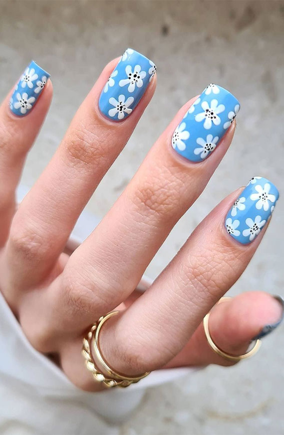 Cute Spring Nails That Will Never Go Out Of Style : White flower blue nail design