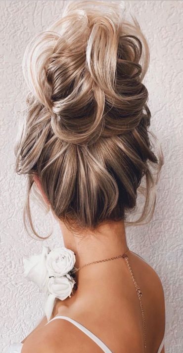 Updo Hairstyles For Your Stylish Looks In 2021 : Textured top bun