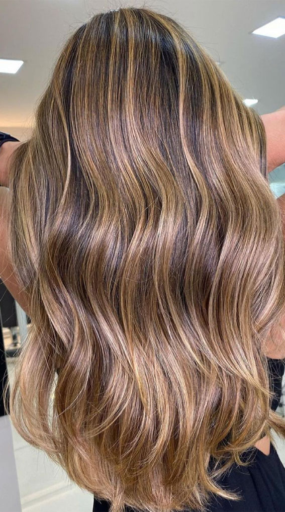 These Are The Best Hair Colour Trends in 2021 : Summery Blonde with Brown
