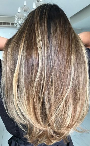 These Are The Best Hair Colour Trends in 2021 : Glam Blonde with Light ...
