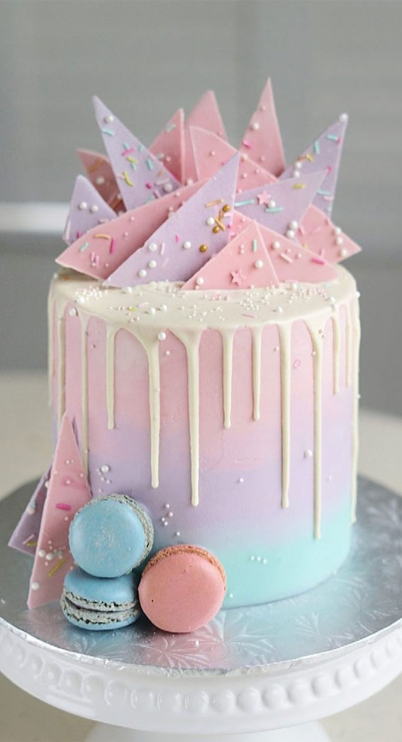 Pretty cake decorating designs we’ve bookmarked : Ombre cotton candy
