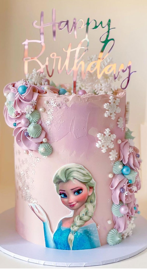 Pretty cake decorating designs we’ve bookmarked : Little snow flakes Frozen Cake