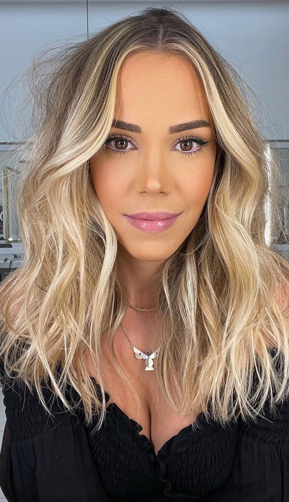These Are The Best Hair Colour Trends in 2021 : Light blonde balayage with shadow roots