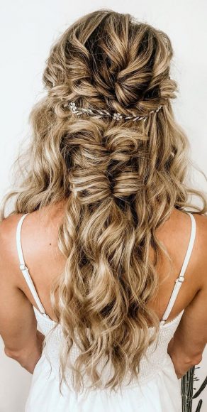 Trendy Half Up Half Down Hairstyles : Braided Half Up For Boho Look